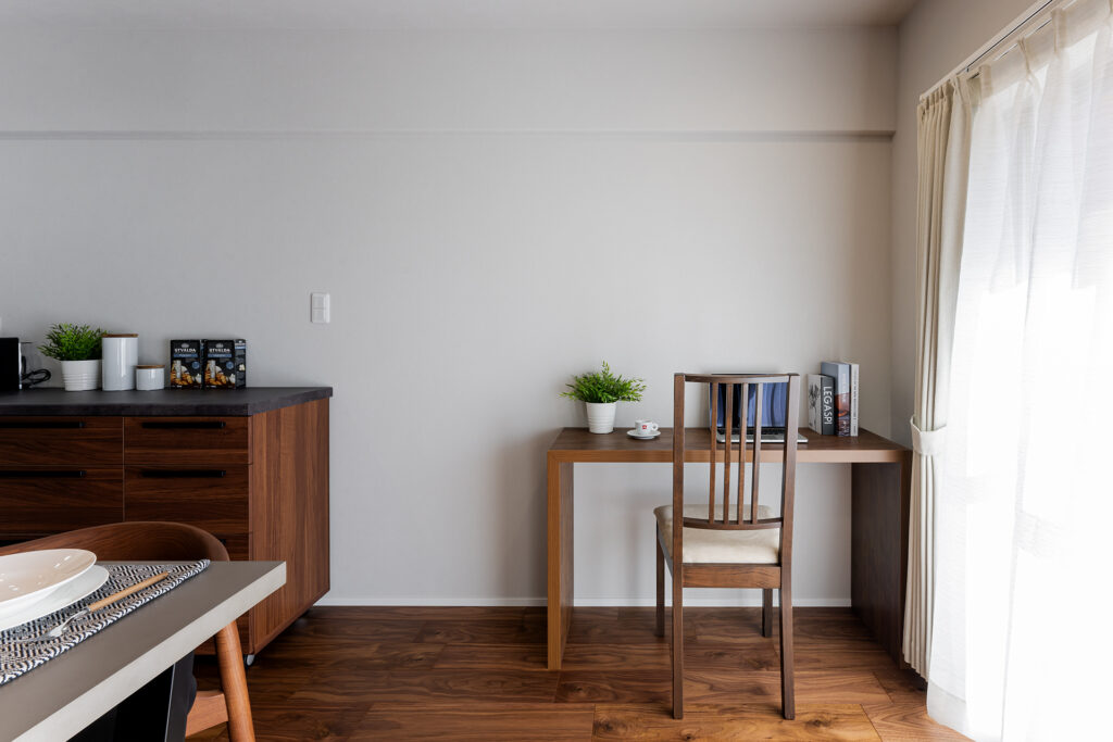 在宅ワークをもっと快適に。家族と心地よく共存するワークスペースリフォーム術